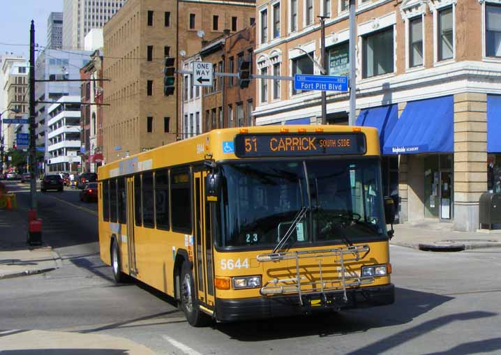 Port Authority Gillig Advantage 5644